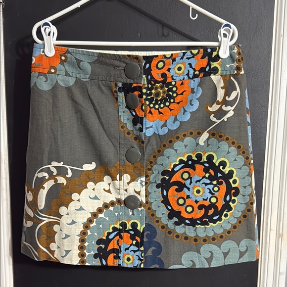 J. Crew Dresses & Skirts - J. Crew Patterned Floral Cotton Button Front Mini Skirt Size: 10 Length: 17”